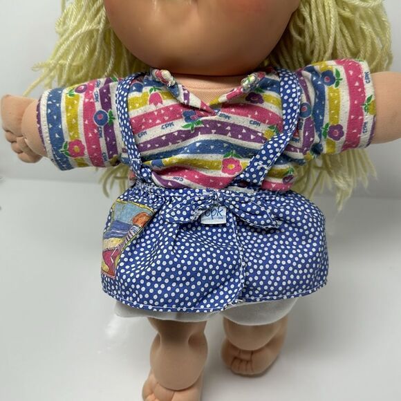 Cabbage Patch Kid Mattel 1995 First Edition Yellow hair Green eyes - Picture 2 of 5